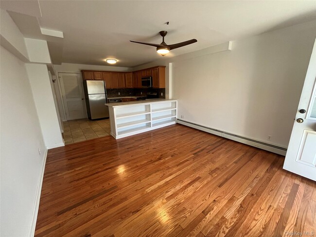 Foto del edificio - 107 Lincoln Ave