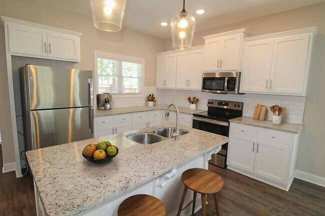 Foto del edificio - 22 Grove Cir