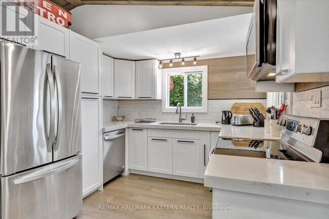 Building Photo - 504 Pine Point Ln