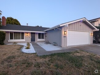 Building Photo - 4558 Cabello St