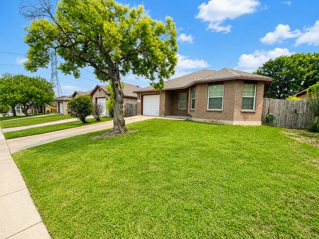 Foto del edificio - 3 Bedroom/2 Bath Shaenfield Pl Subdivision