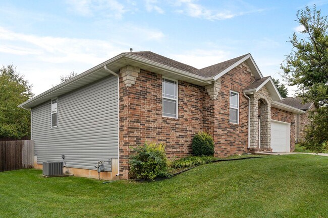 Foto del edificio - 3 Bedroom in Nixa!