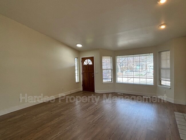 Foto del edificio - 3248 S Cadet Ave