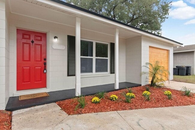 Building Photo - Updated home, 4 bedrooms 2 baths, 1506 s.f.