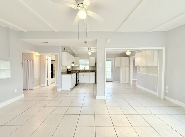 Foto del edificio - 6801-6813 13th St N