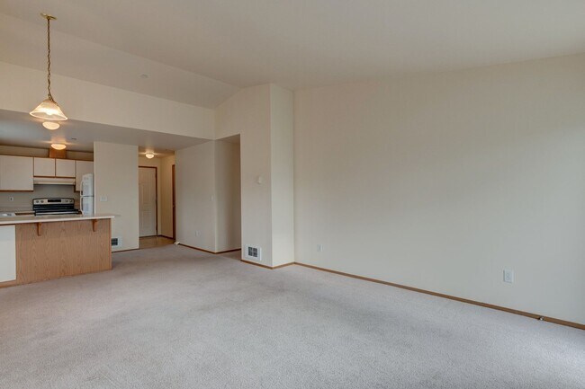 Building Photo - 2 Bed 2 Bath Point Of View Condo