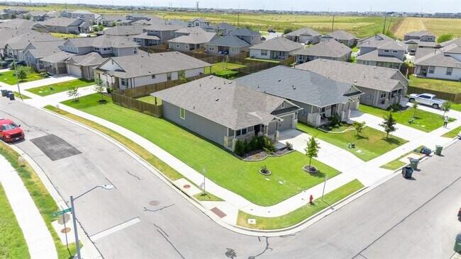 Foto del edificio - 119 Big Cypress Byu Rd