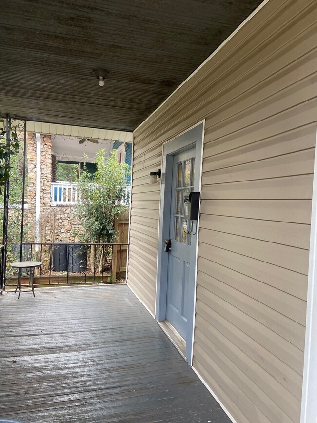 Building Photo - 1616 13th Pl S