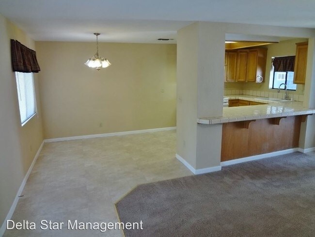 Foto del edificio - 6625 Main Ave