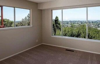 Building Photo - 3010 Broadmoor View