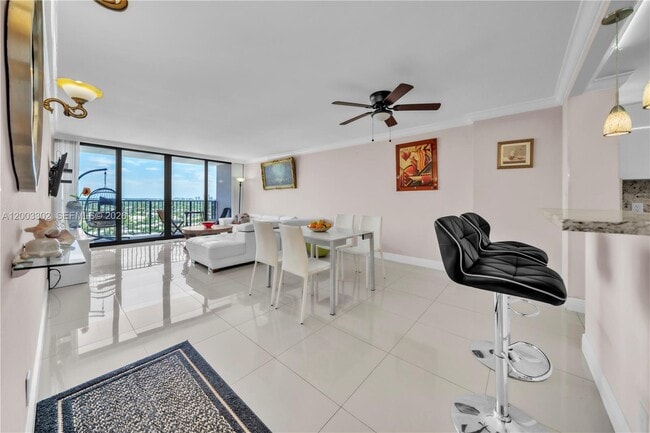 Building Photo - 2201 S Ocean Dr