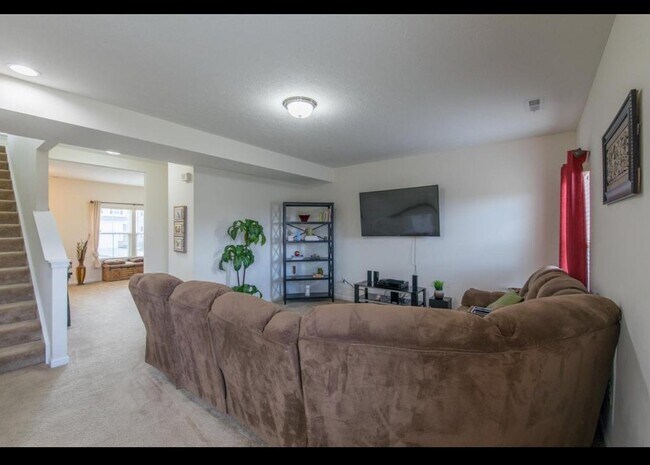 Foto del edificio - 6143 Brandon Dr