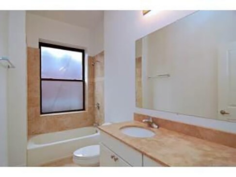 Foto del edificio - 4715 N Sheridan Rd