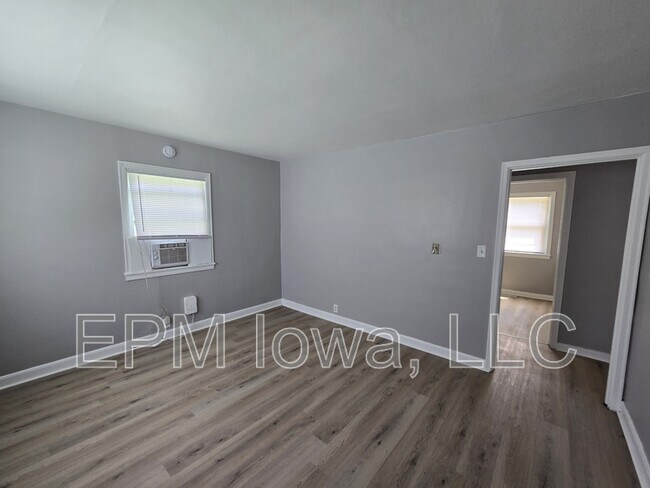 Foto del edificio - 602 Logan Ave