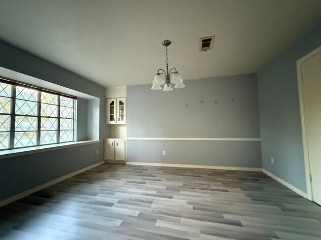 Foto del edificio - 422 Gamewood Dr