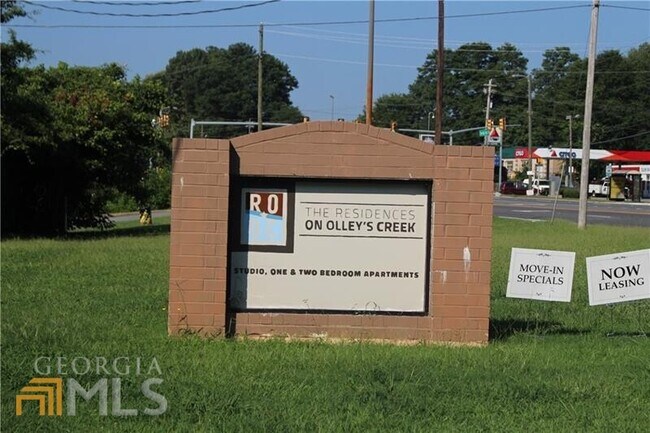 Foto del edificio - 815 S Cobb Dr