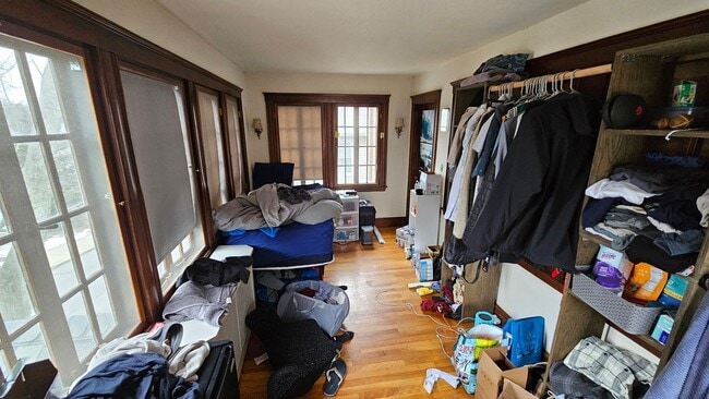 Building Photo - Single-Family House, Walk to BC Campus, Large Bedrooms, Eat-in Kitchen, Parking Included, Laundry...