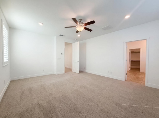 Building Photo - 8292 Triplefin Way