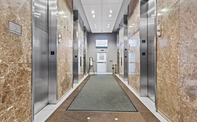Foto del edificio - 655 W Irving Park Rd