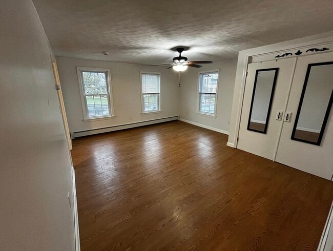 Building Photo - 600 Main St