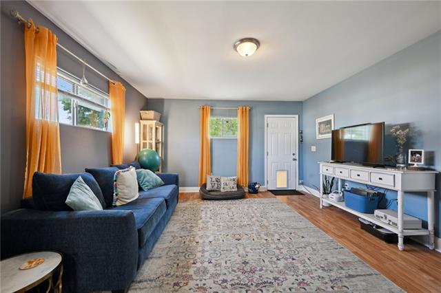 Foto del edificio - 5737 Wildair Dr