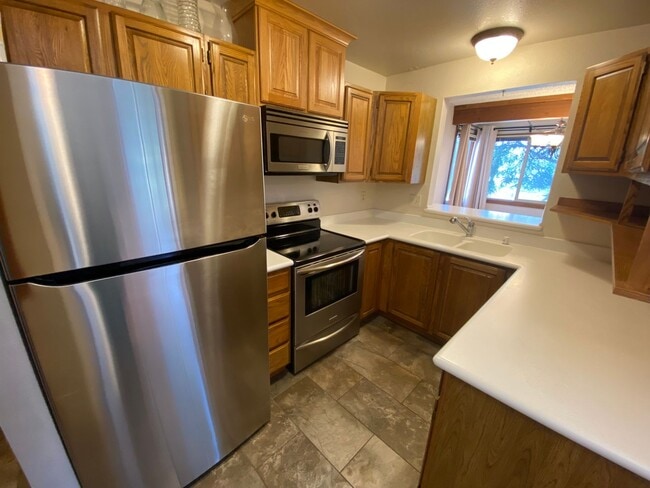 Building Photo - Convenient UMED District Condo - (2) Bed, ...