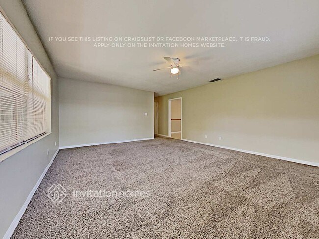 Building Photo - 384 St Dunstan Way