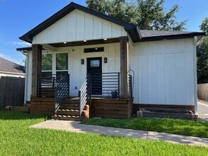 Building Photo - 3442 Noah St