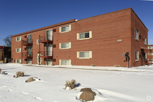 Building Photo - Pentamen Arms