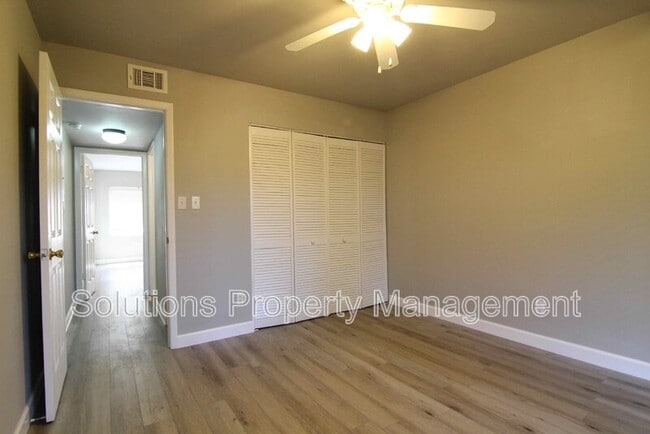 Building Photo - 1515 Huntington Ln