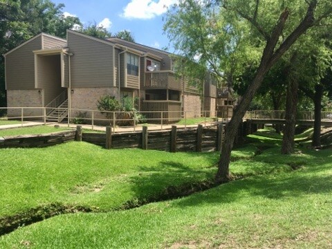 Hidden del tráfico, pero a una distancia a pie de tiendas y restaurantes - Bel Air on 16th