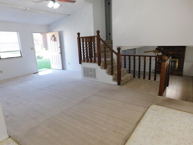 Foto del edificio - 609 E Indian Creek Dr