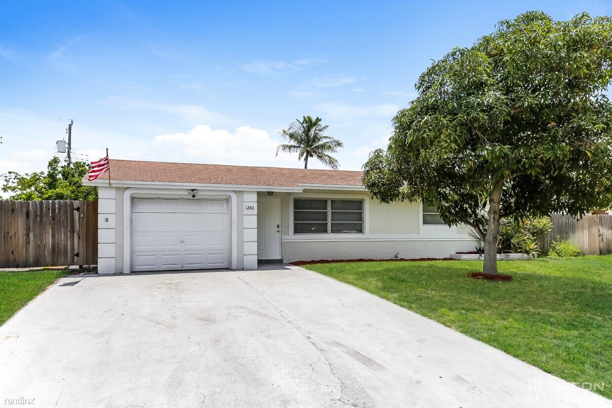 Primary Photo - 1280 SW 7th Ave
