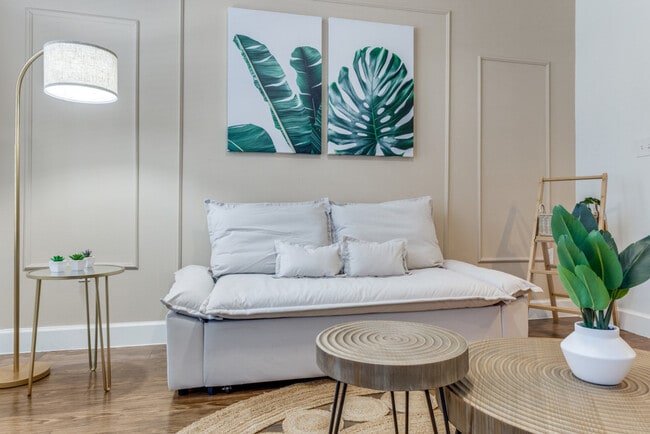 Foto del edificio - 1221 Legacy Dr