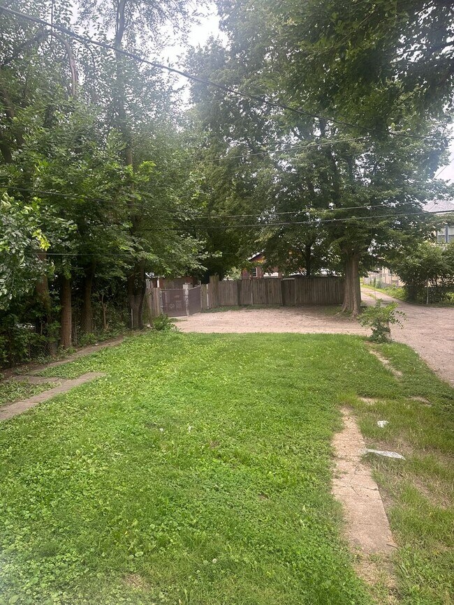 Photo - 338 N Temple Ave Apartment