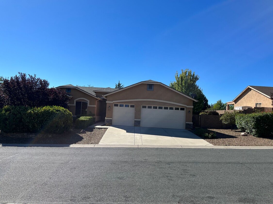 Primary Photo - Corner 3 Bedroom Home + 3 Car Garage in Gr...