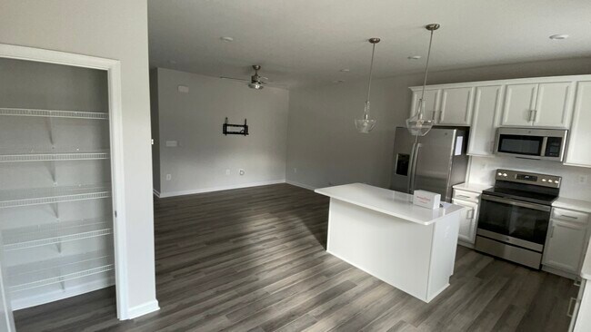 Building Photo - 5522 Wenrich Dr