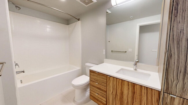 Interior Photo - CityLine