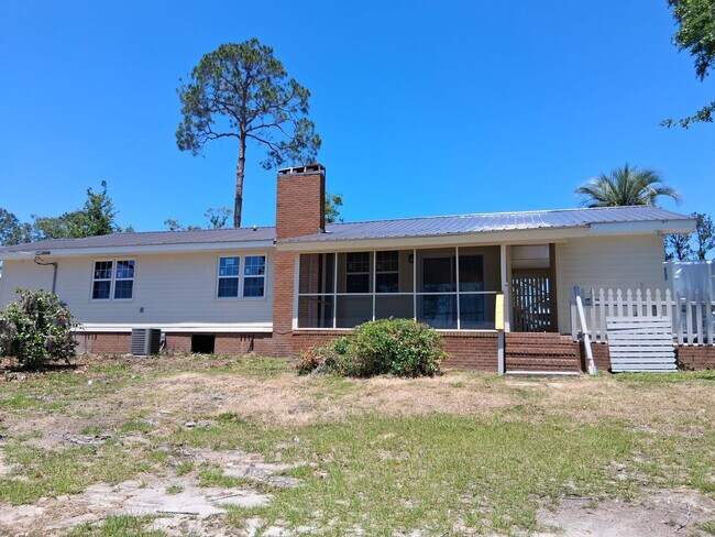 Foto del edificio - 2 Bedroom/2 Bath Home on the water