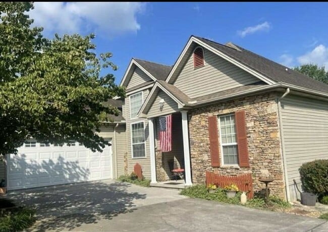 Building Photo - 1630 Rivergate Dr