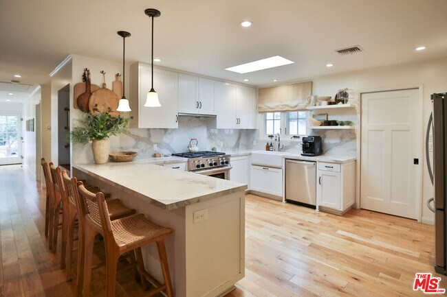 Foto del edificio - 2330 Walnut Ave
