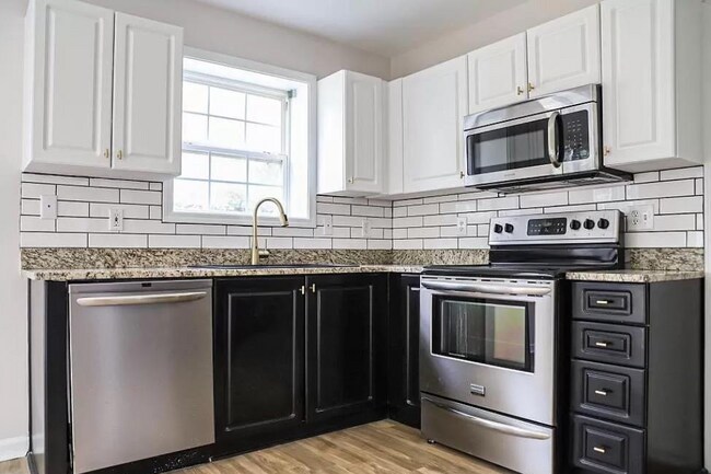 Foto del edificio - 105 Fairview Lake Way