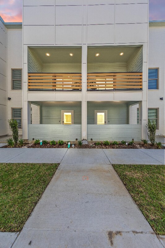 Primary Photo - 208 Spoonbill Dr