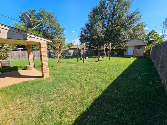 Foto del edificio - 2440 Ridgeview Rd
