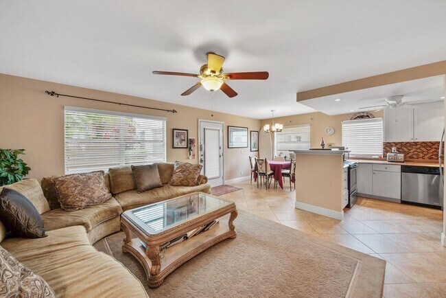 Building Photo - 677 Normandy Ln