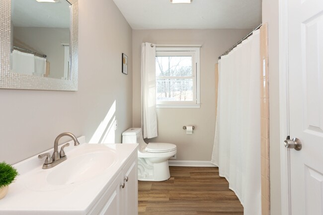Building Photo - 4959 Ailene Dr