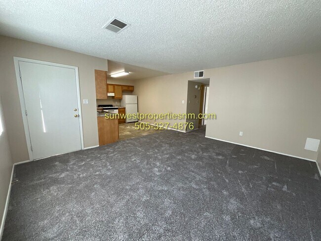 Foto del edificio - 2203 N Tucker Ave