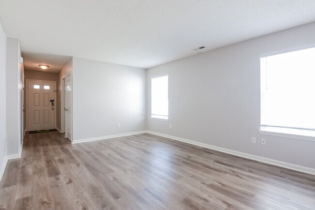 Foto del edificio - 5660 Dollar Run Ln