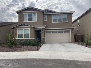 Building Photo - 9115 W Glenrosa Ave