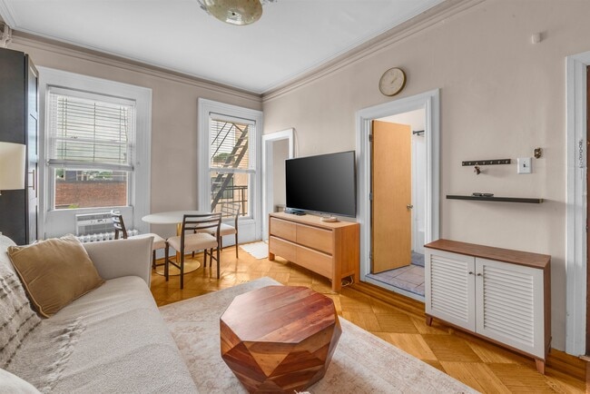 Foto del edificio - 612 Hudson St